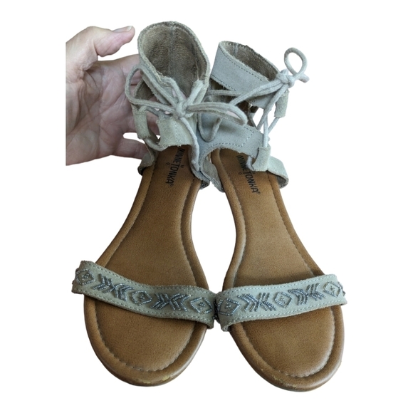 Minnetonka Ankle Strap Beaded Leather Sandal Size 9 - Picture 2 of 9